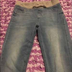 Elastic waistband light wash jeans